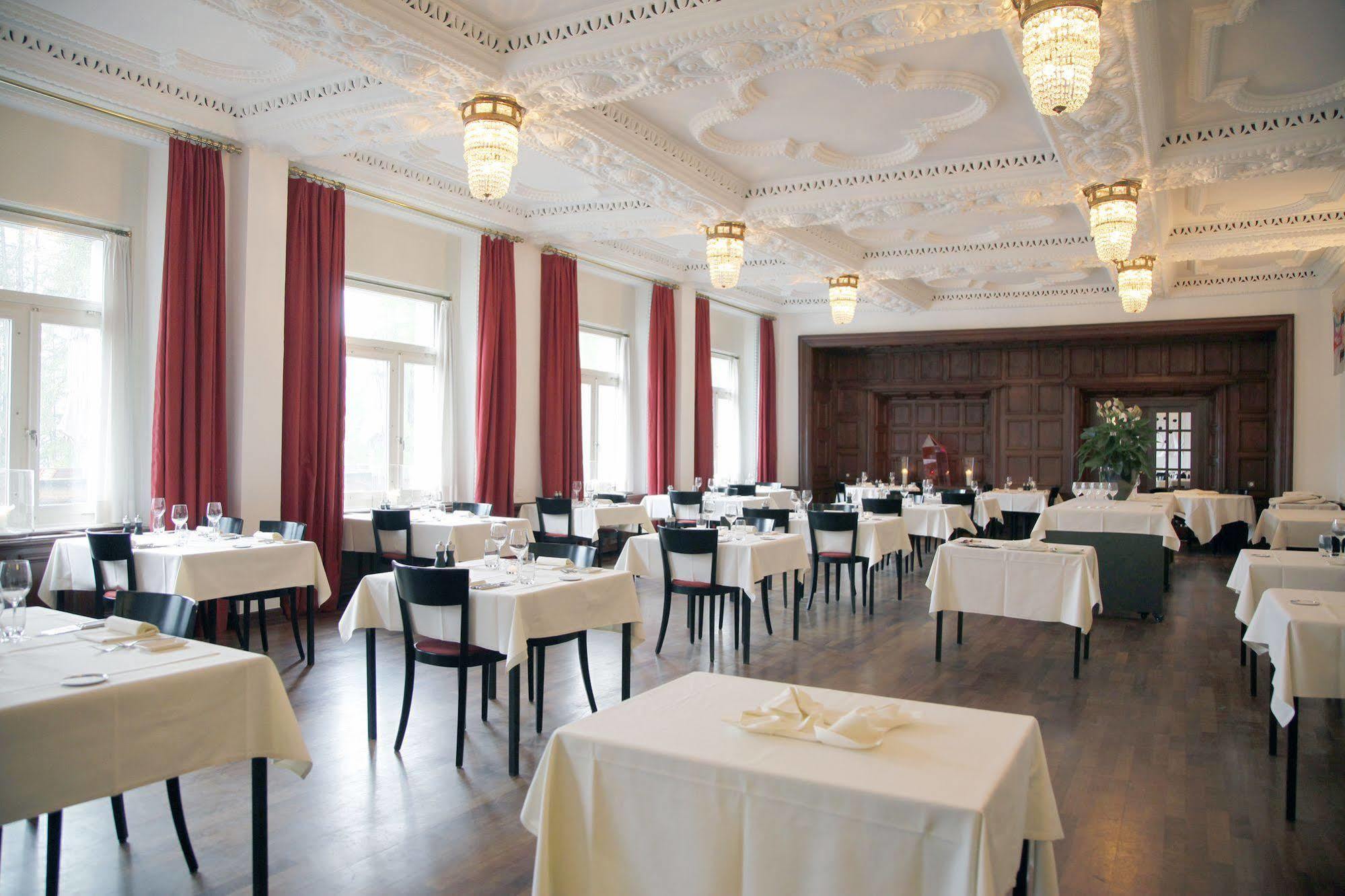Hotel Castell Цуоц Екстер'єр фото