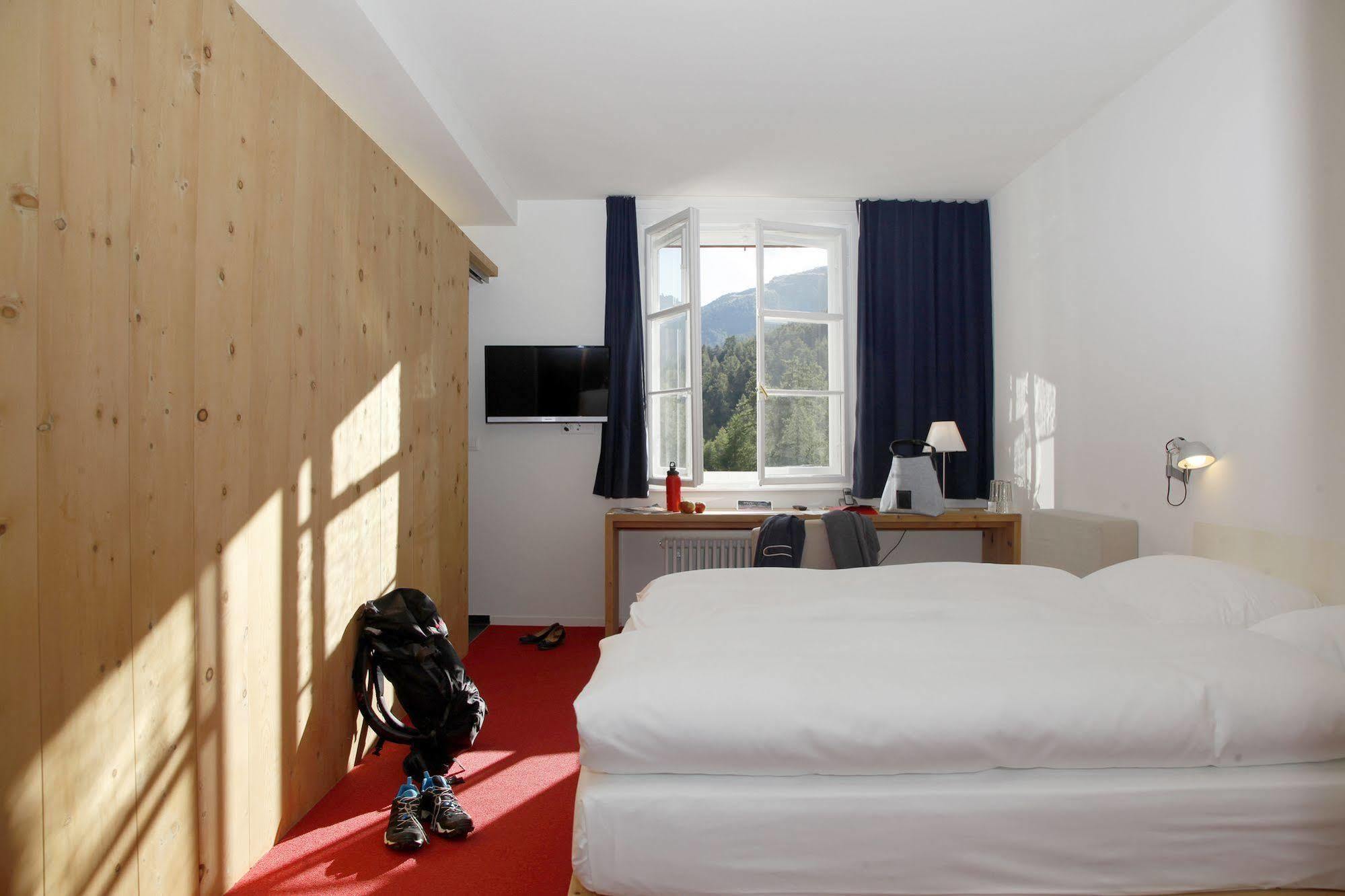 Hotel Castell Цуоц Екстер'єр фото